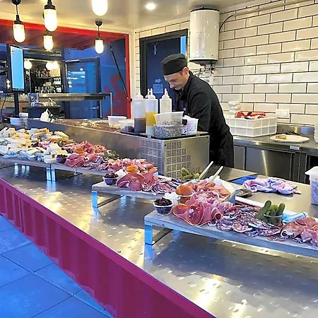 فندق Eklo Centre Gare كليرمونت-فيراند